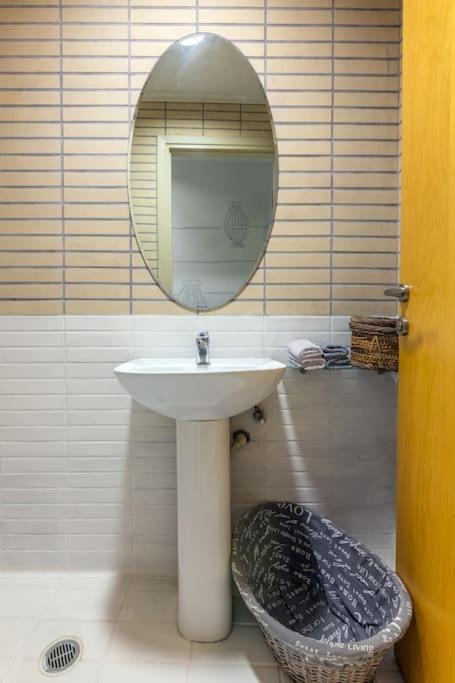 Downtown Spacious Loft Apartment Just 3 Minutes From City Centre Ираклион Экстерьер фото